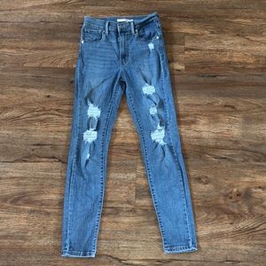 Levi mile high supper skinny! size-25